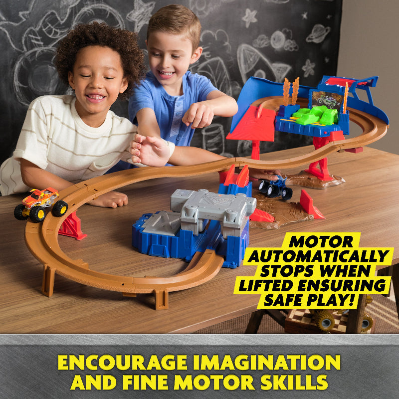 Spin Master - Monster Jam | 1:64 Supercharge Speedway Playset