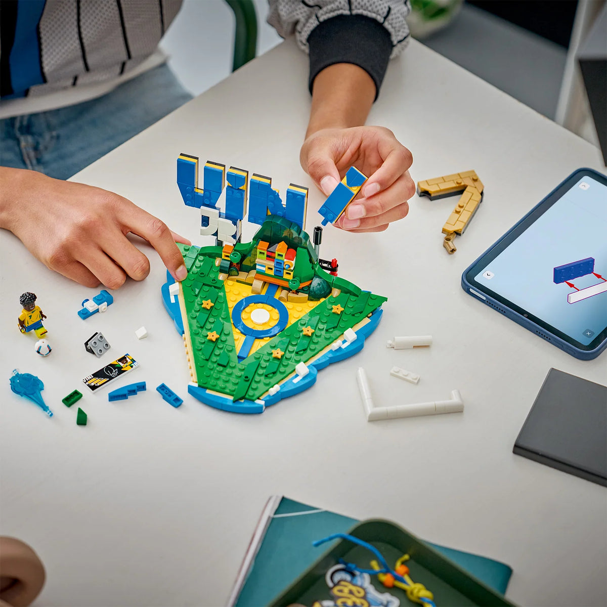 LEGO Editions Vini Jr. – Soccer Highlights – 510 Pieces (43027)
