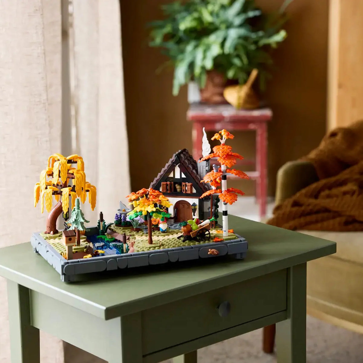 LEGO Icons Autumn Cottage Garden – 1102 Pieces (11372)