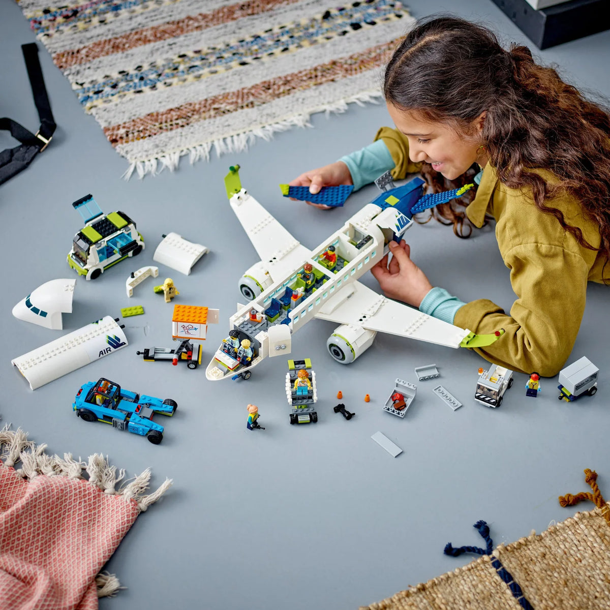 LEGO City Passenger Airplane – 913 Pieces (60367)