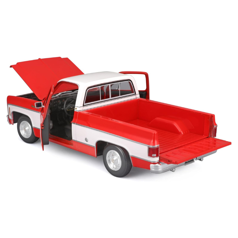 Maisto - 1:18 (1974) Red/White Chevrolet C10 Cheyenne Super Diecast Model Car