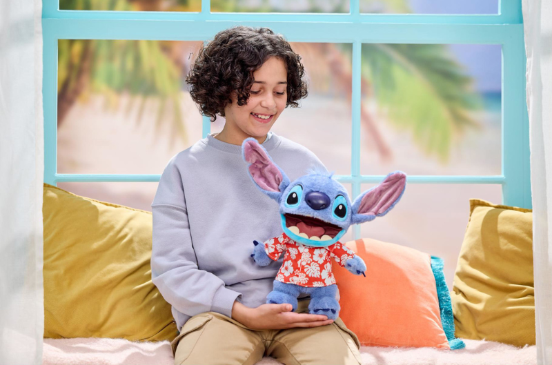 Disney Hawaiian Chatty Stitch Deluxe Puppetronic