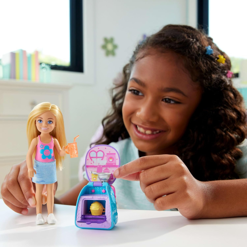 Barbie - Club Chelsea Backpack Surprise | Blonde doll