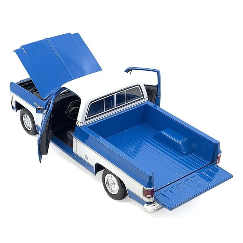 Maisto - 1:18 (1974) Blue/White Chevrolet C10 Cheyenne Super Diecast Model Car
