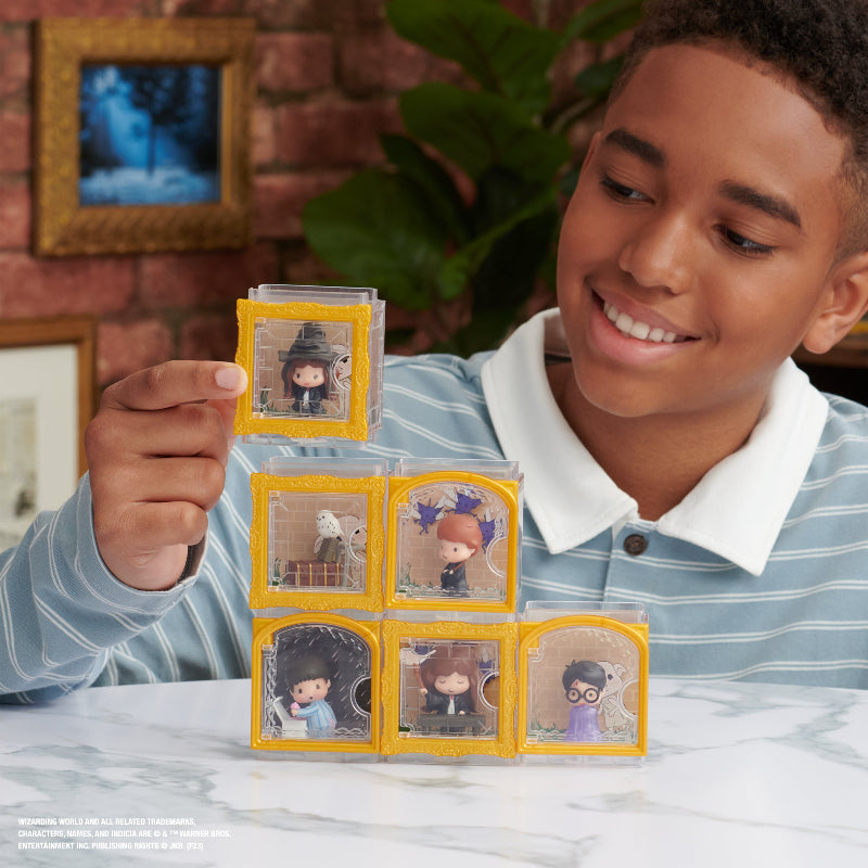 Spin Master - Harry Potter Wizarding World | Micro Magical Moments Surprise Figure