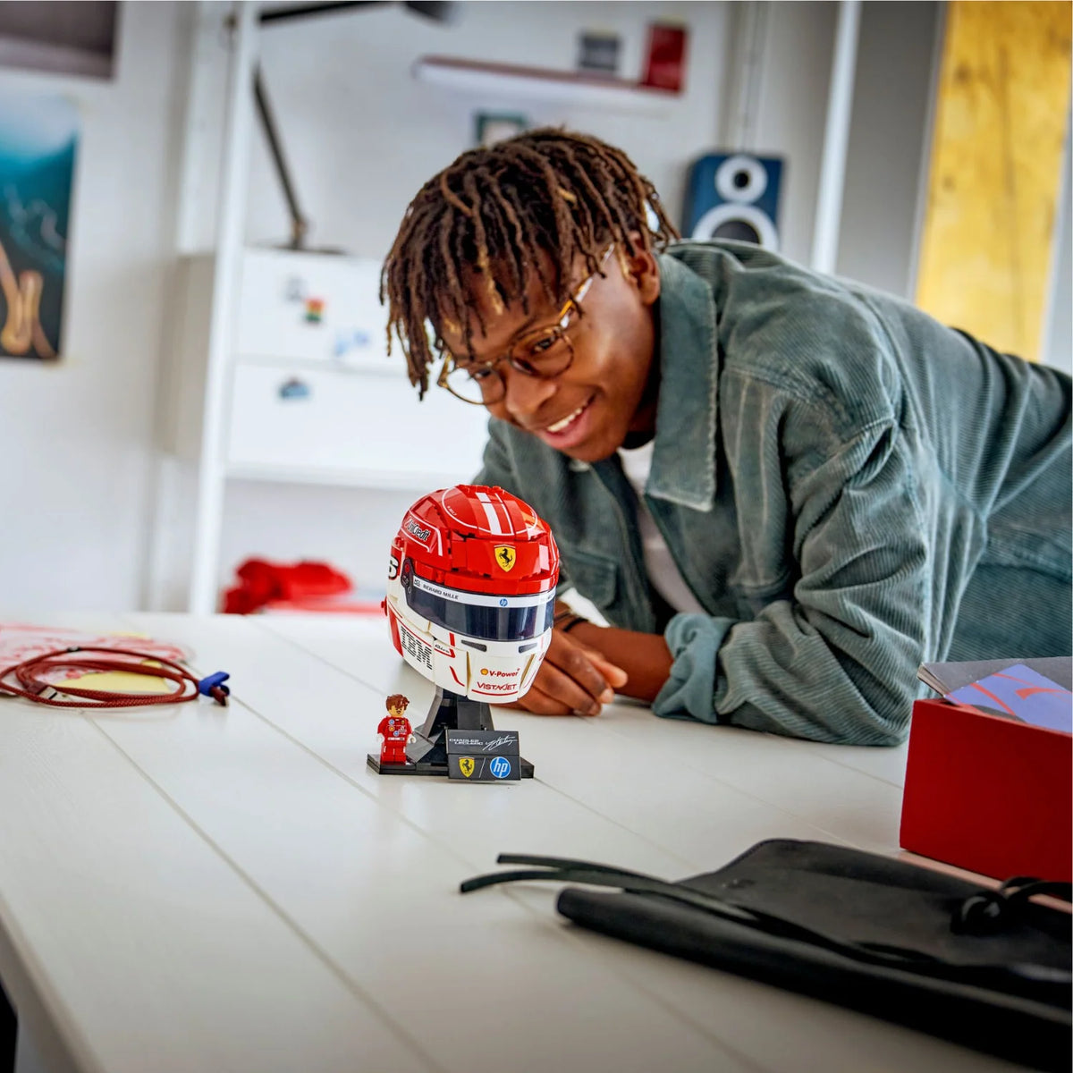 LEGO Editions Scuderia Ferrari HP Charles Leclerc Helmet – 886 Pieces (43014)