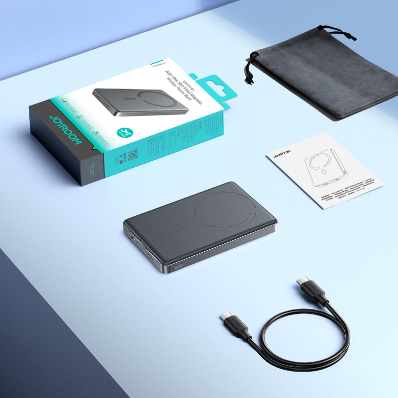 JOYROOM JR-PBM08 20W Ultra-Slim Metal Magnetic Wireless Power Bank 10000mah-space Grey with Type-C to Type-C 60W 0. 25m Cable - Black