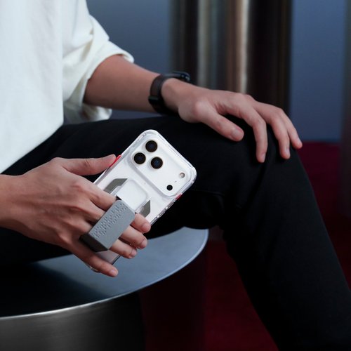 SKINARMA HAXA (MAG-CHARGE + GRIP-STAND)