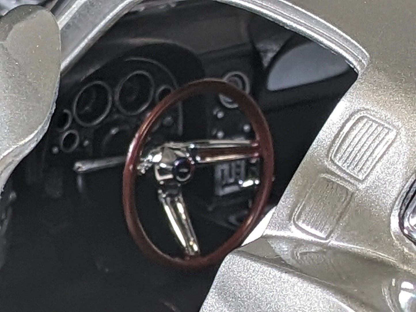 1:18 SP. ED. (A) - 1965 CHEVROLET CORVETTE